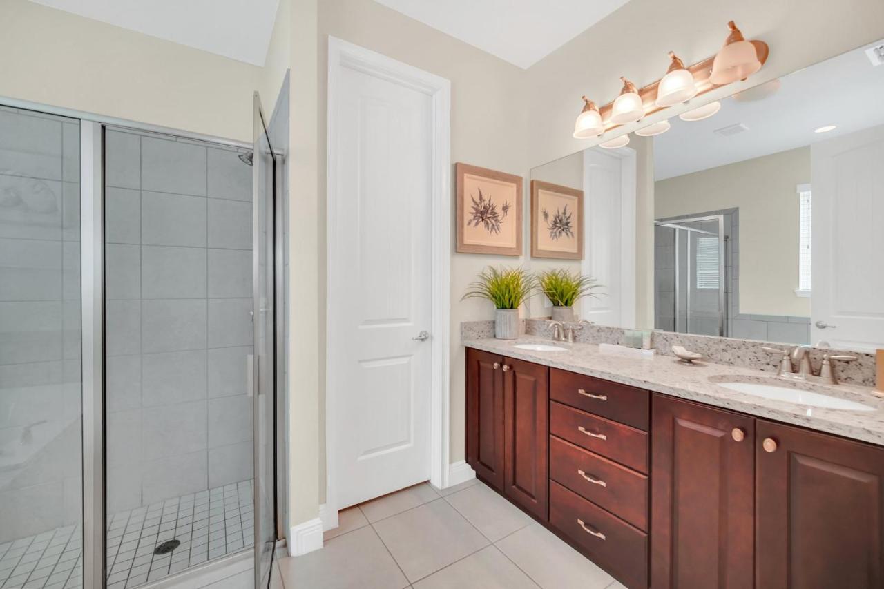 Spacious 8br Family House With Private Caged Pool And Full Size Crib Near Disney
