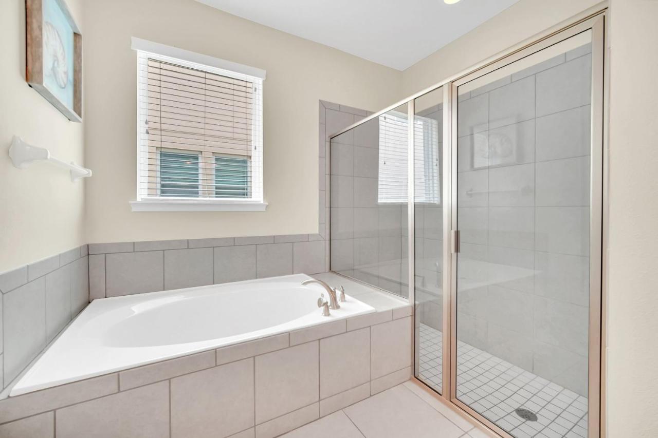 Holiday home Spacious 8br Family House With Private Caged Pool And Full Size Crib Near Disney