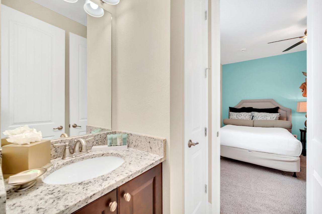 Spacious 8br Family House With Private Caged Pool And Full Size Crib Near Disney Holiday home