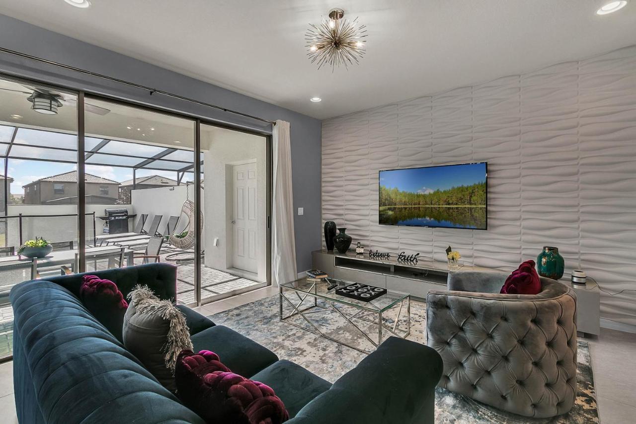 5 Bedrooms - 4,5 Bathrooms - Windsor At Westside 8928 Sa