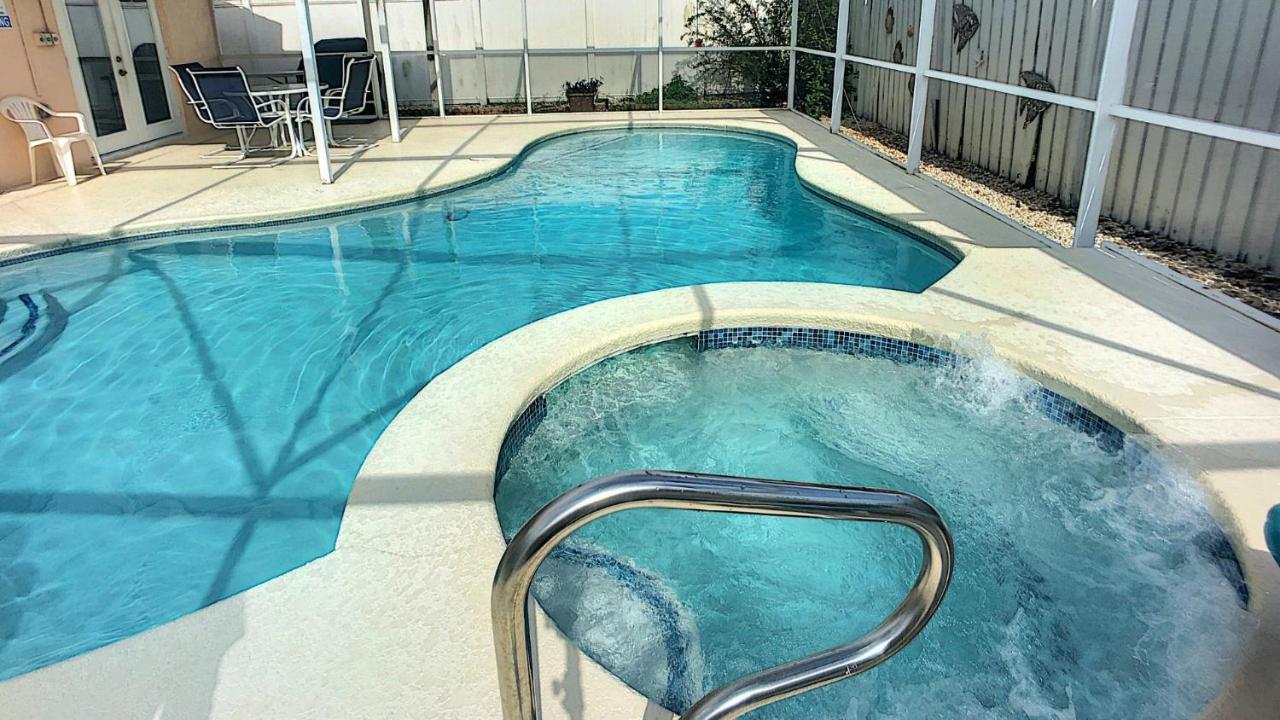 Holiday home Upgraded Game , Pool Spa, Universal , Close By Orlando