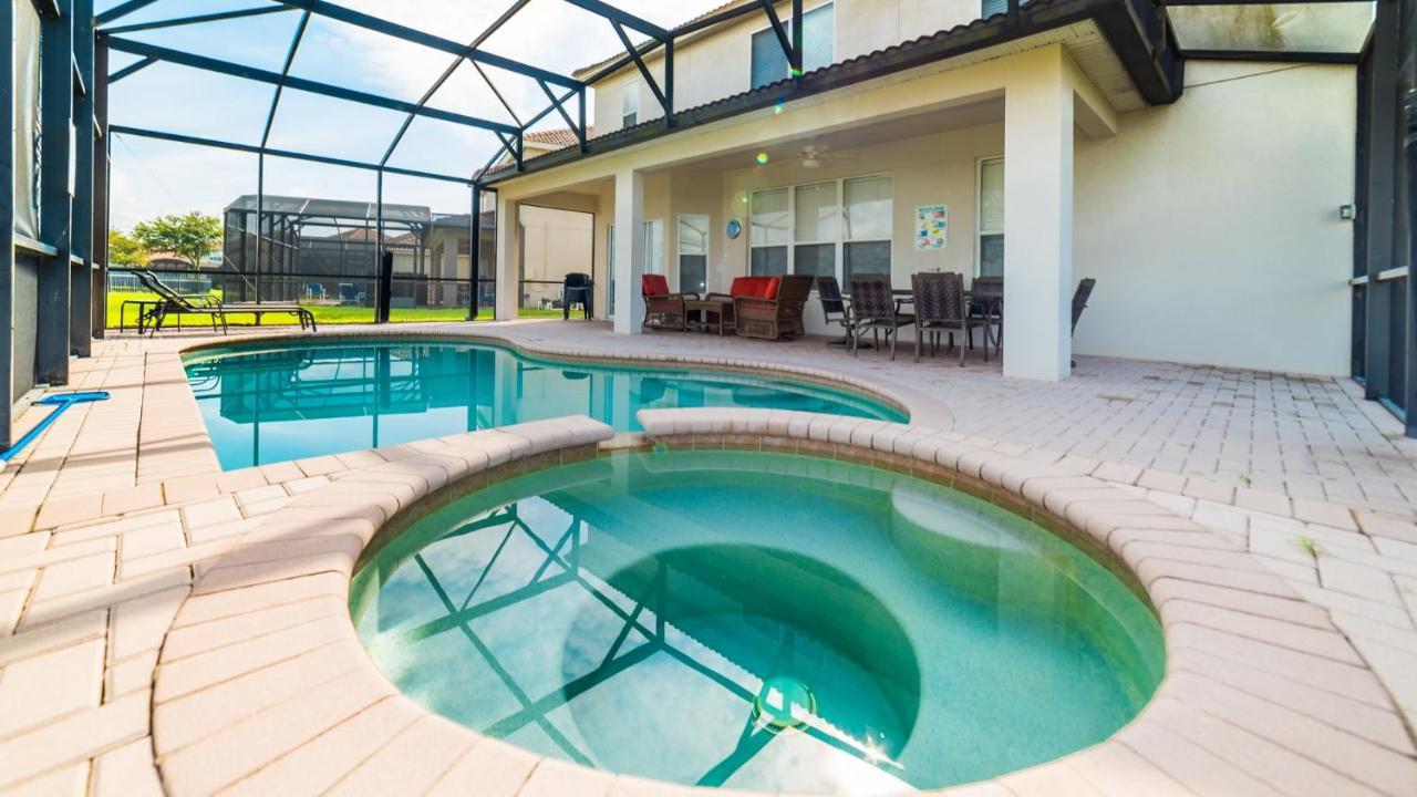 Windsor Hills - 6 Bed 5 Baths *