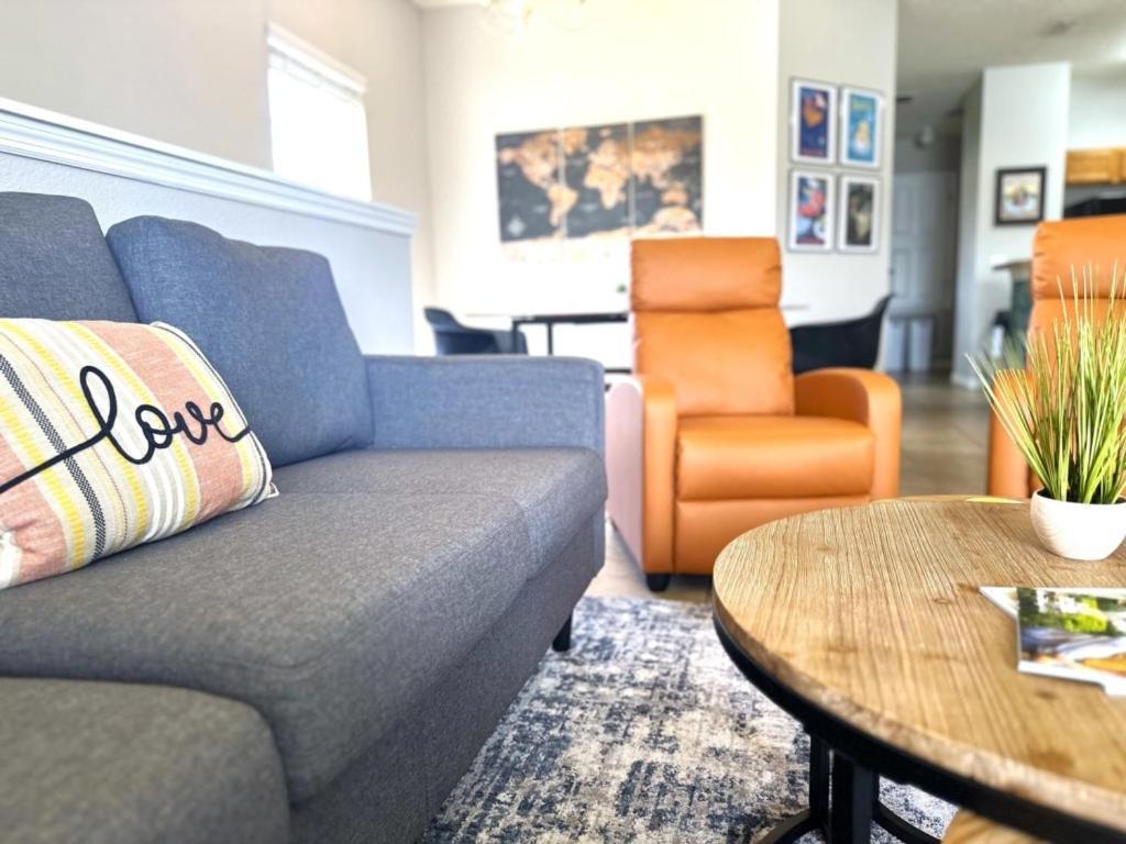 Apartment Only 10 Minutes From 3bd Family 2761 *