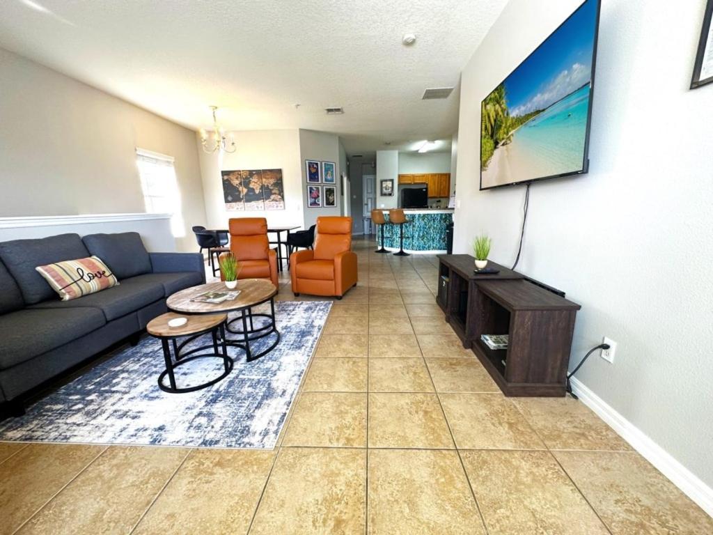 Only 10 Minutes From 3bd Family 2761 Apartment *