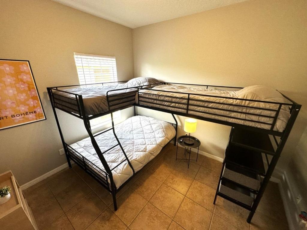 Apartment Only 10 Minutes From 3bd Family 2761 *