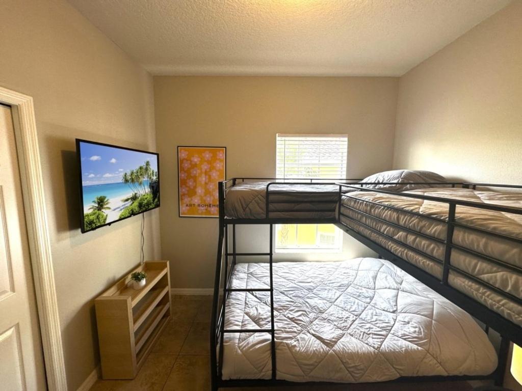 Only 10 Minutes From 3bd Family 2761 Apartment *