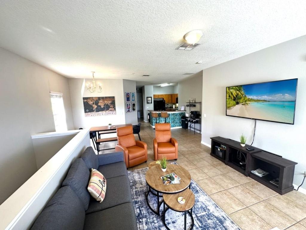 Apartment Only 10 Minutes From 3bd Family 2761 *