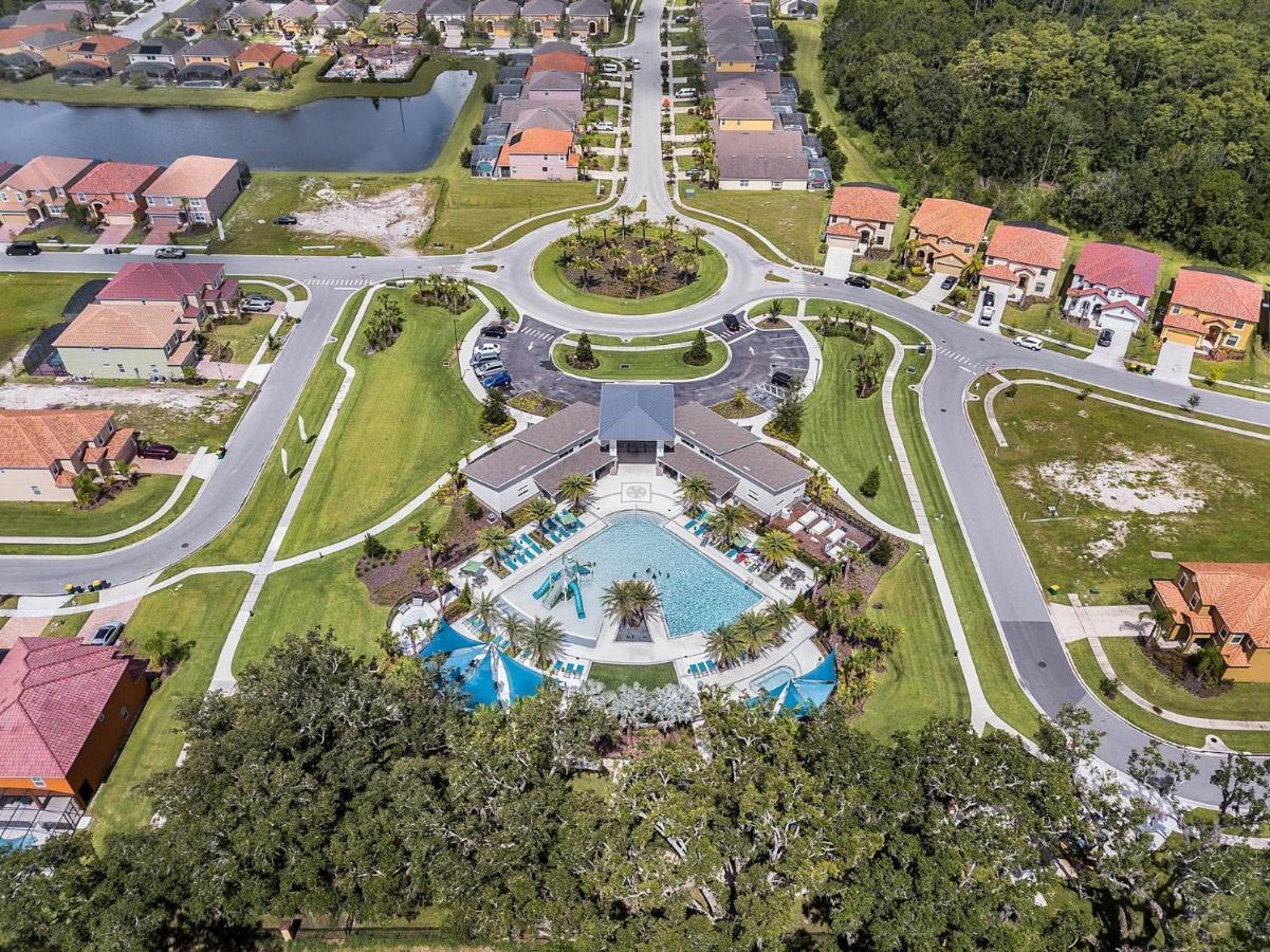 5 Bedrooms - 3 Bathrooms - Veranda Palms 4458 Np *