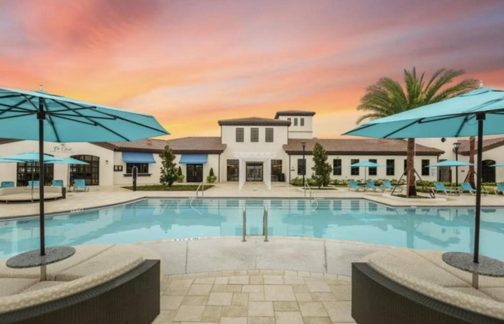 5 Bedrooms - 4,5 Bathrooms - Windsor At Westside 8928 Sa