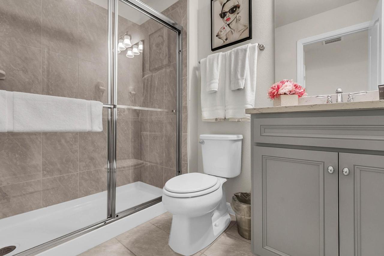 5 Bedrooms - 4,5 Bathrooms - Windsor At Westside 8928 Sa Holiday home Orlando