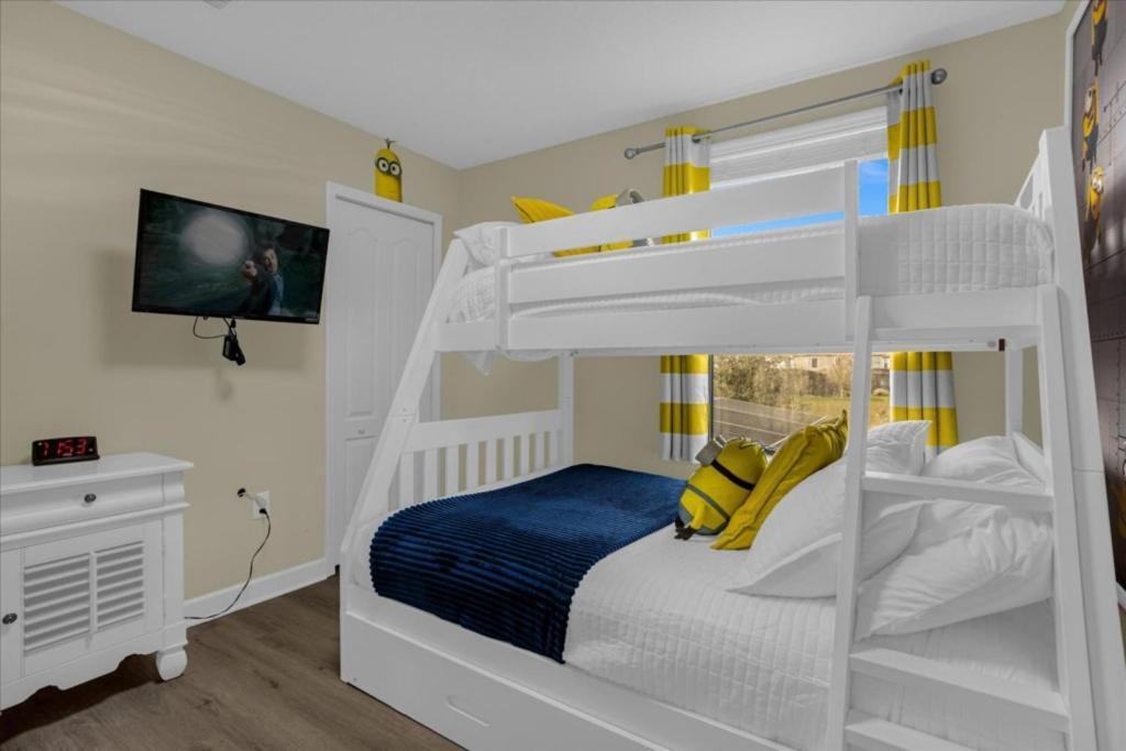 5 Bedrooms- 4,5 Bathrooms- Champions Gate1404 Mv
