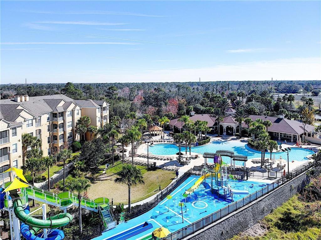 Private Screened Pool Home, Amenities Galore!