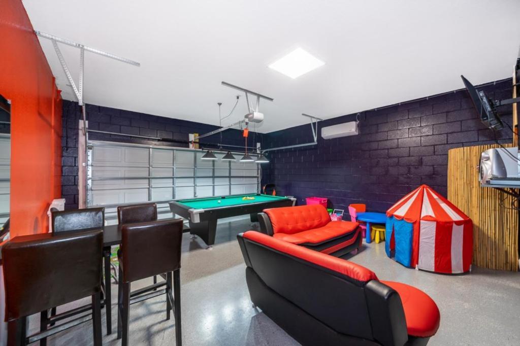 Holiday home Private Pool, Spacious Game For The Kids! *