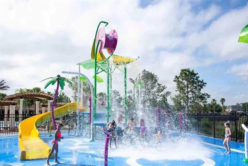 Minutes To Disney, Free Water Park & Private Pool Orlando