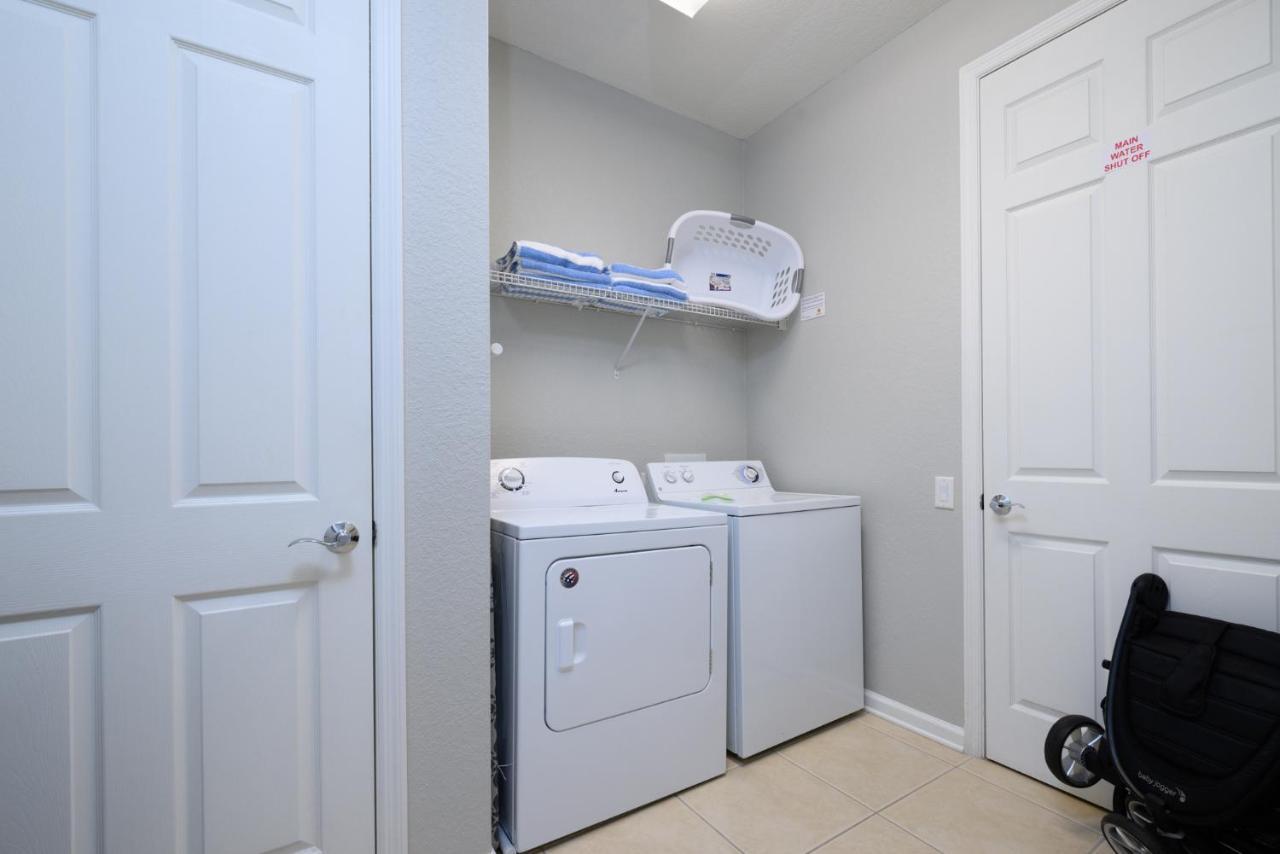Fabulous Vista Cay Lakeview Elysium Near Theme Parks And Walk To The Convention Center Apartment Orlando