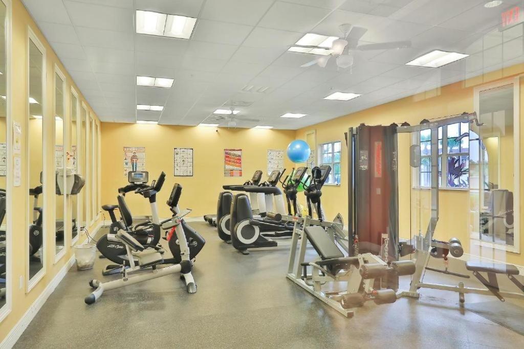 Apartment Only 10 Minutes From 3bd Family 2761 *