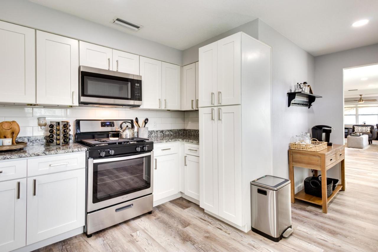 Downtown Winter Garden About 12 Mi To Disney! Holiday home Orlando