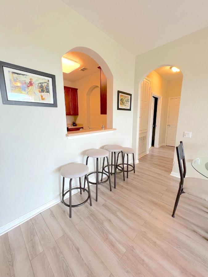 2br 2bath Balcony 5min Conv Center 1496ft Holiday home *