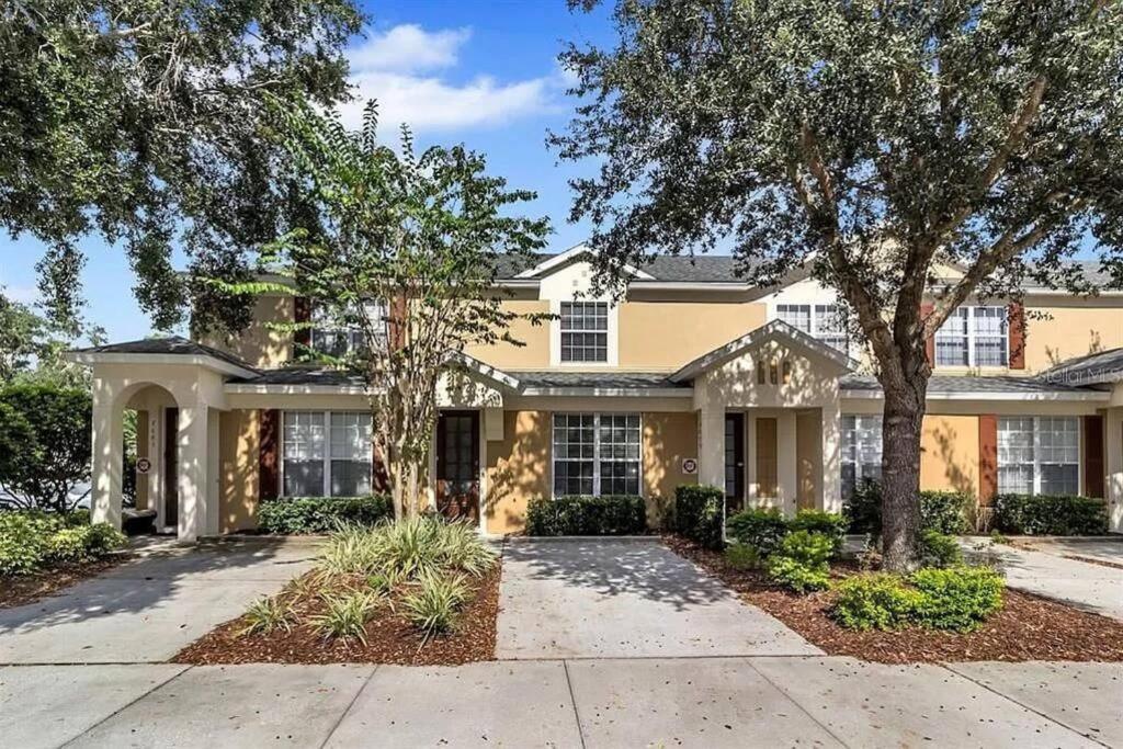Holiday home Minutes To Disney, Free Water Park & Private Pool Orlando