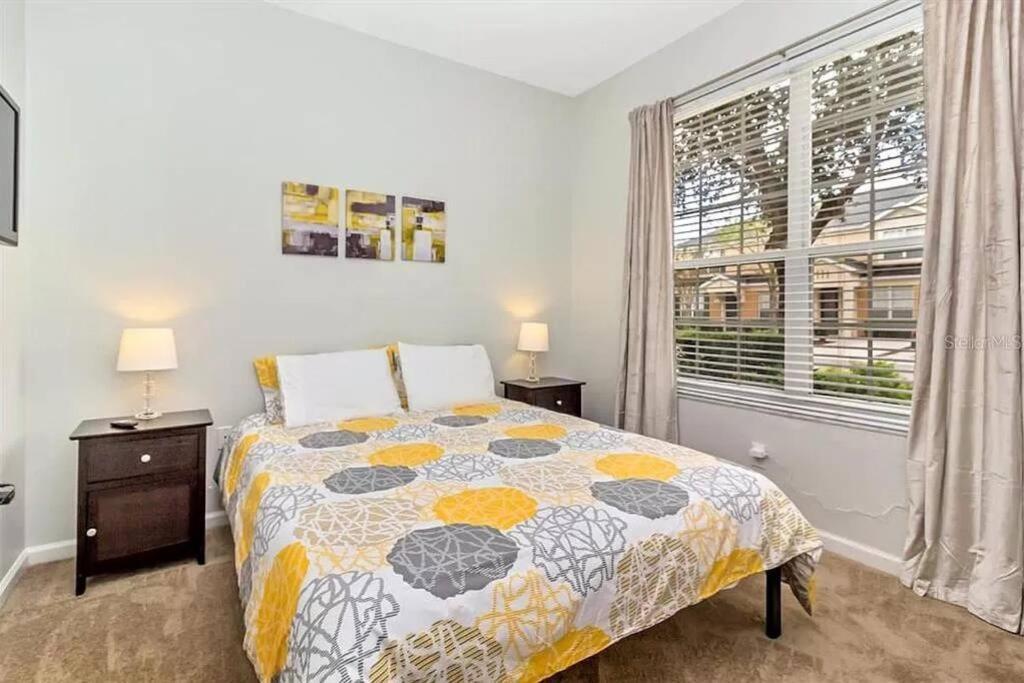 Minutes To Disney, Free Water Park & Private Pool Holiday home Orlando