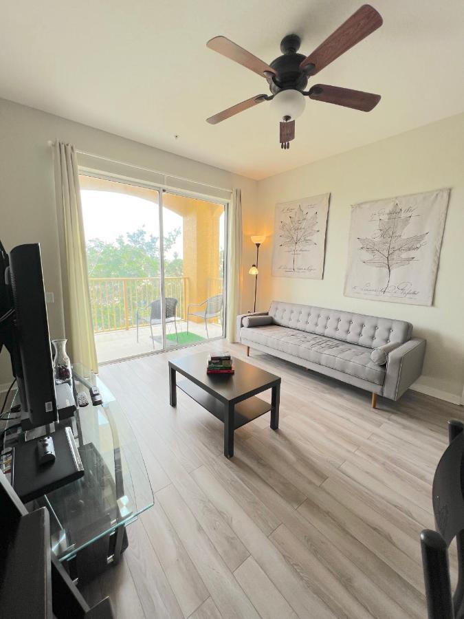 2br 2bath Balcony 5min Conv Center 1496ft Holiday home *