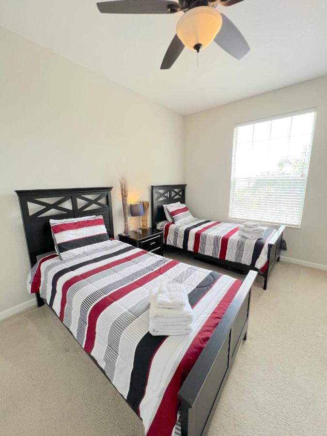 Holiday home 2br 2bath Balcony 5min Conv Center 1496ft
