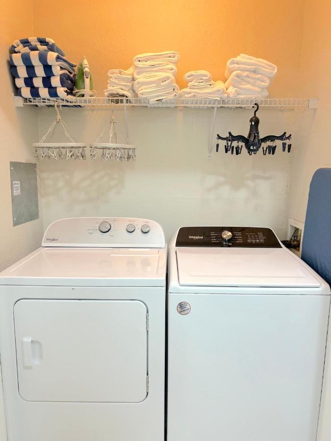 Holiday home 2br 2bath Balcony 5min Conv Center 1496ft *