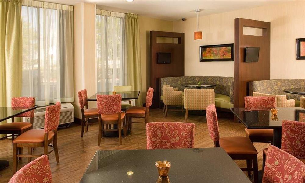 Hampton Near Universal Blv/international Dr 3*
