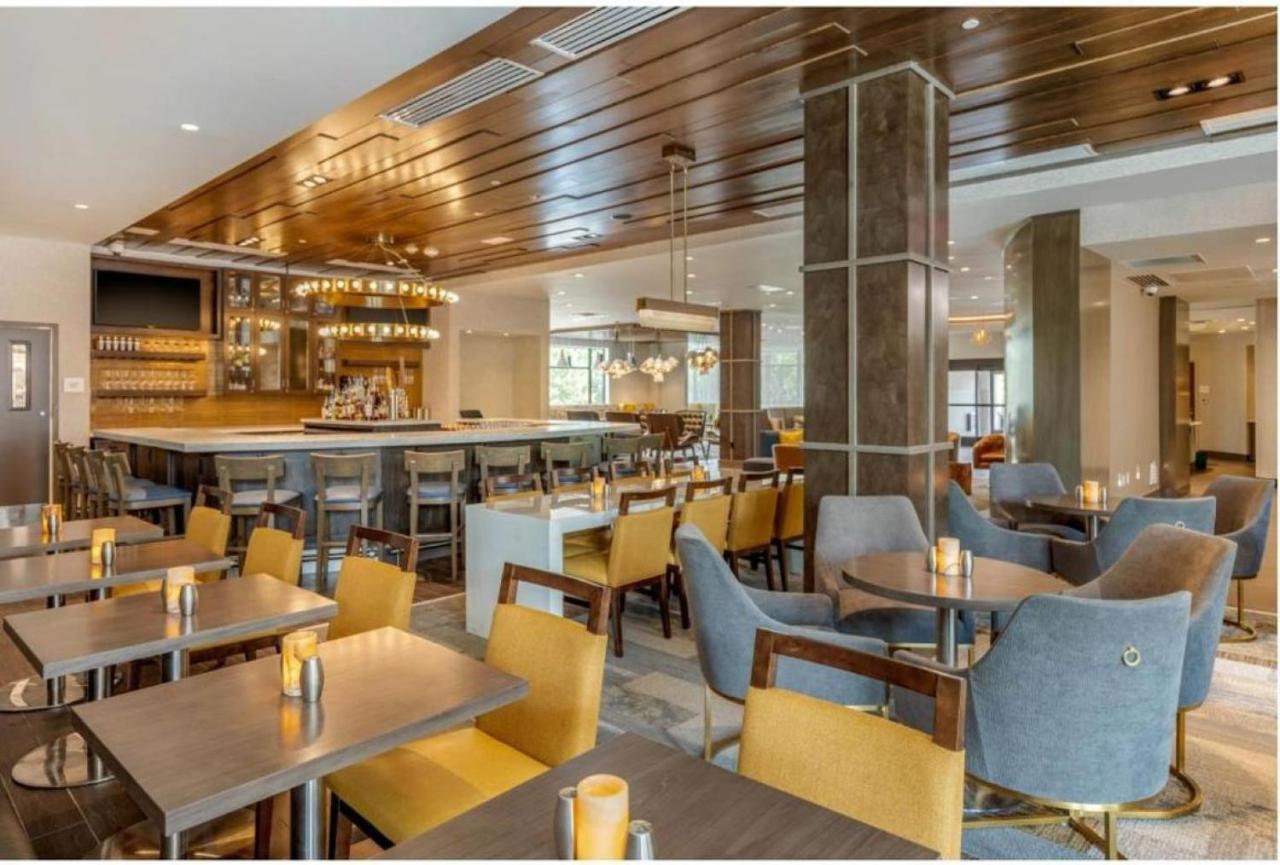 Hotel Cambria Near Universal Theme Parks 4*