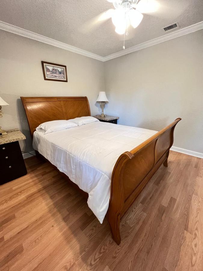 Holiday home Like House, 4 Bedrooms, 3 Bathrooms *