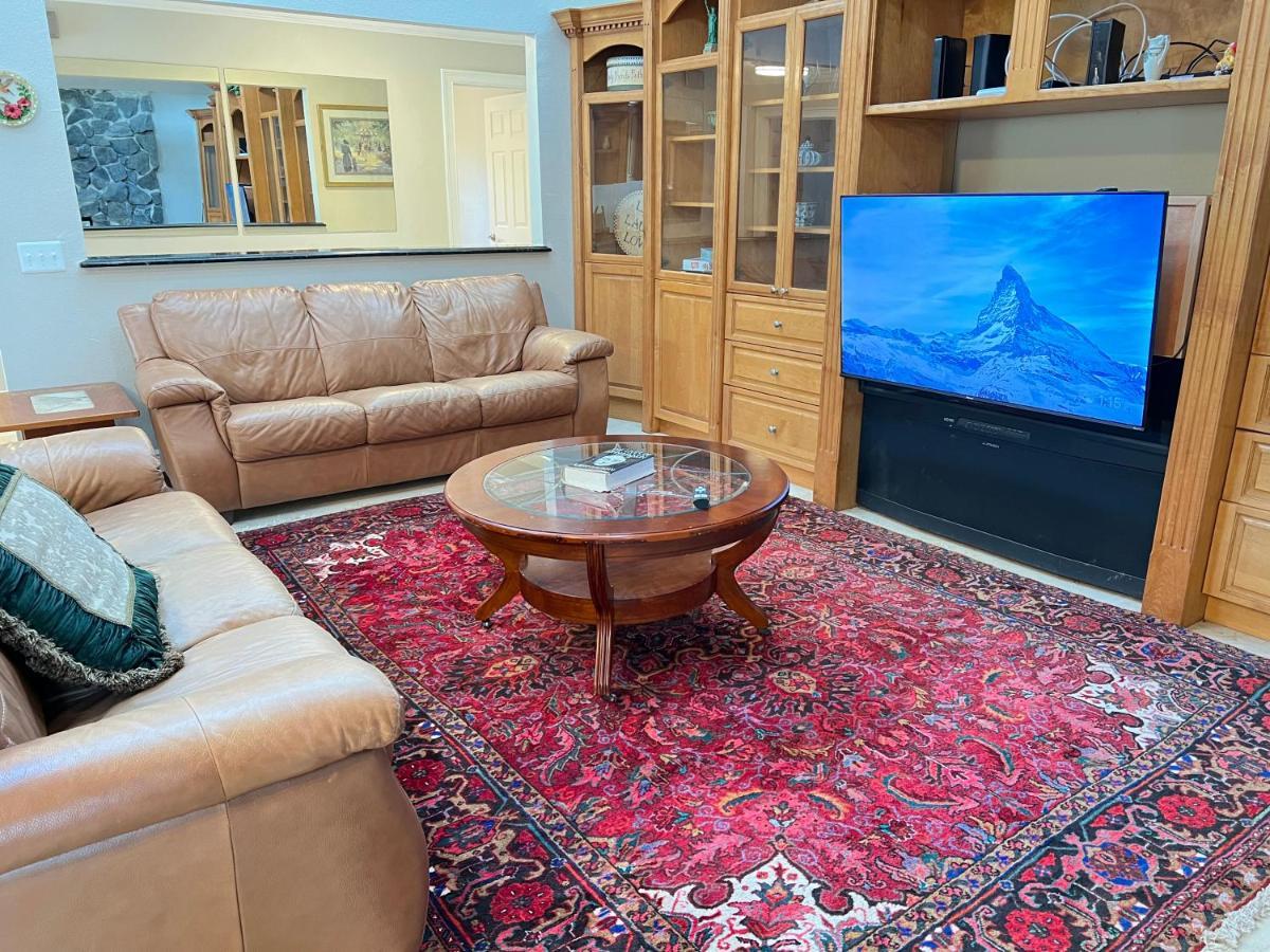 Holiday home Like House, 4 Bedrooms, 3 Bathrooms *