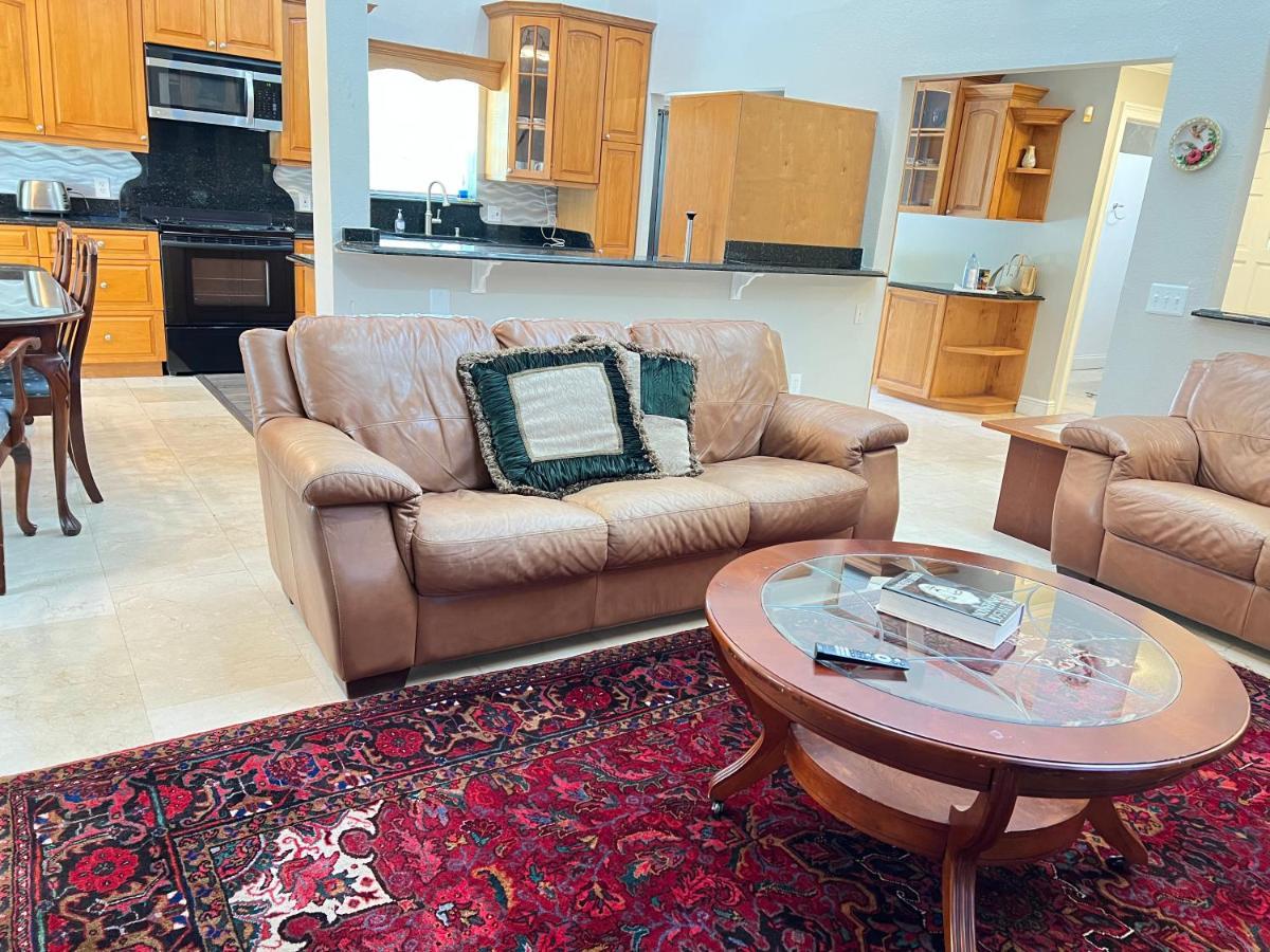 Like House, 4 Bedrooms, 3 Bathrooms Orlando