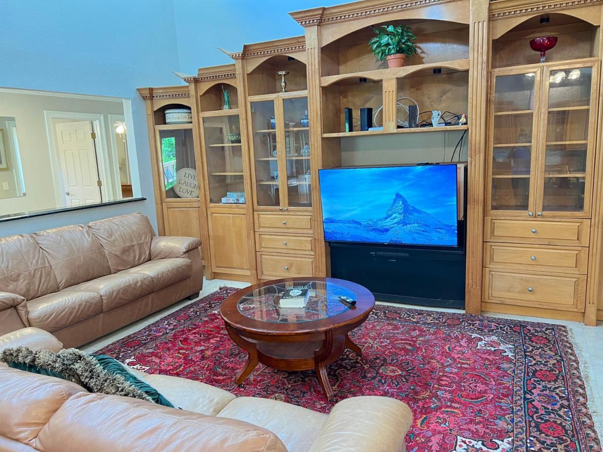 Holiday home Like House, 4 Bedrooms, 3 Bathrooms *