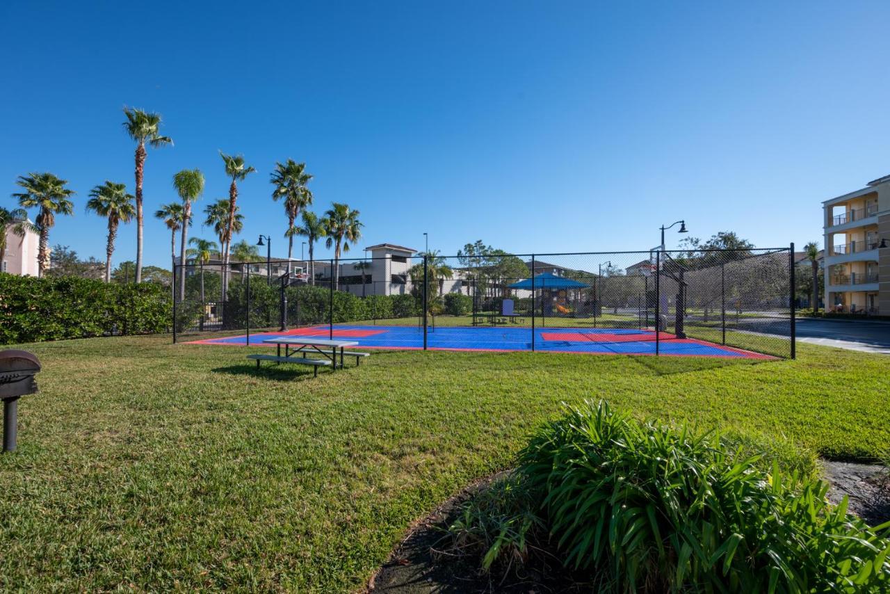 Fabulous Vista Cay Luxury Pearl Near Theme Parks, And Walk To The Convention Center Orlando