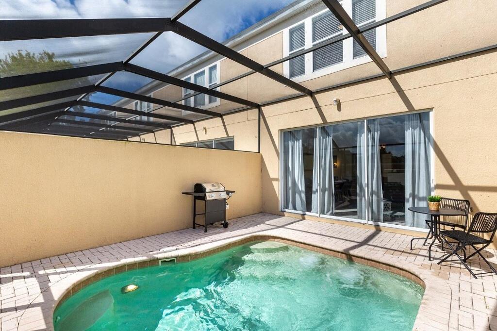 Pretty Townhome 2 Miles To Private Pool 2555 Orlando