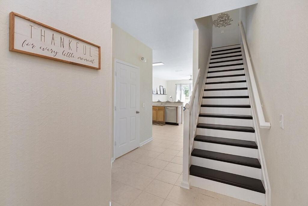 Pretty Townhome 2 Miles To Private Pool 2555 Holiday home Orlando