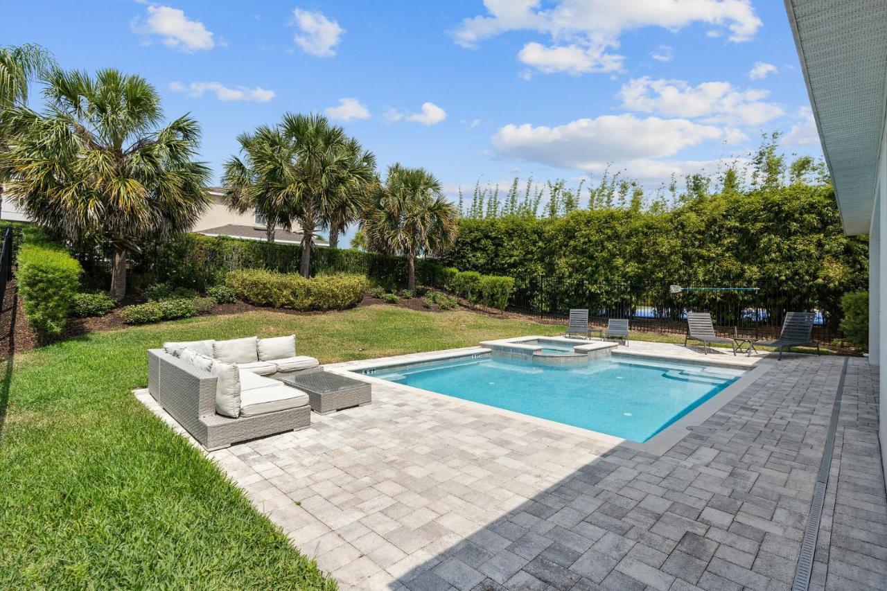 Modern 5 Bedroom Family Close To Disney Holiday home