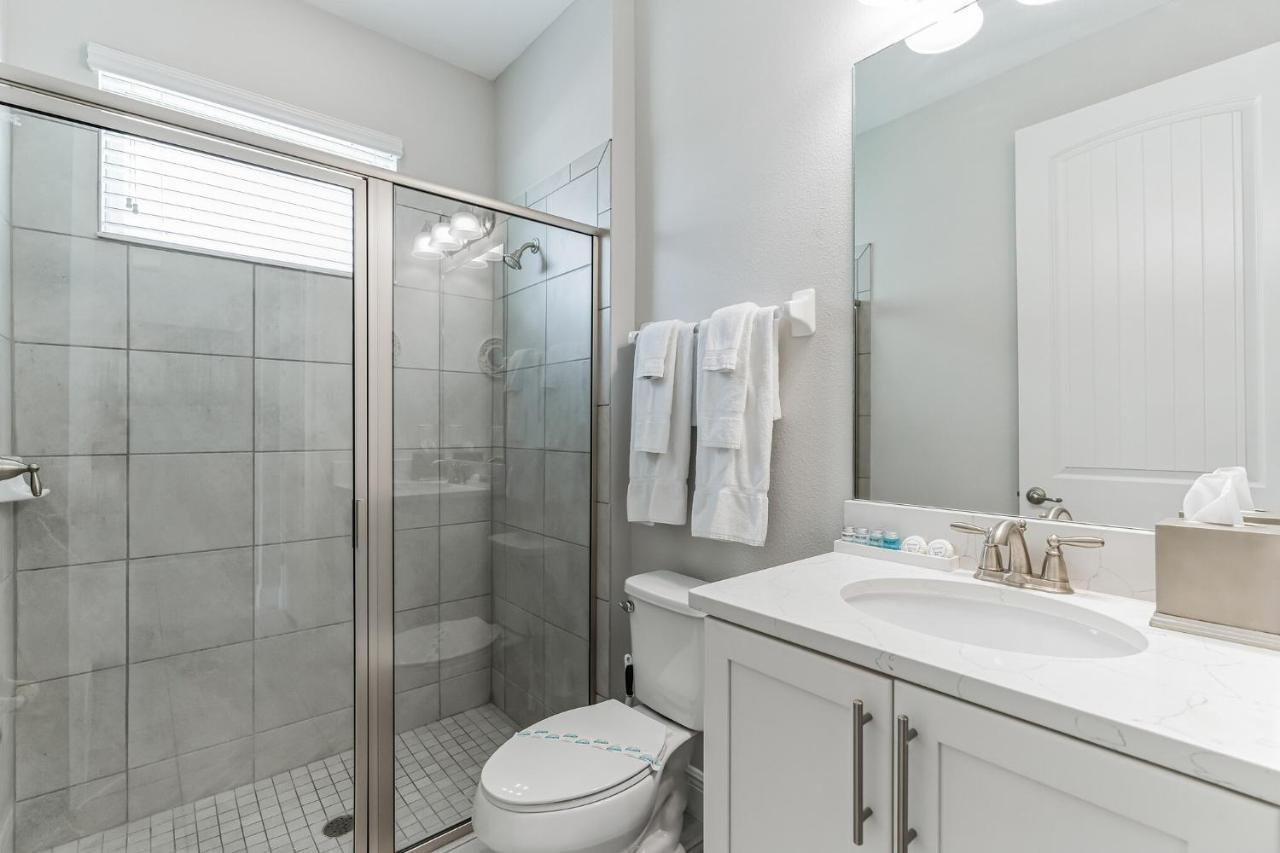 Modern 5 Bedroom Family Close To Disney Holiday home Orlando
