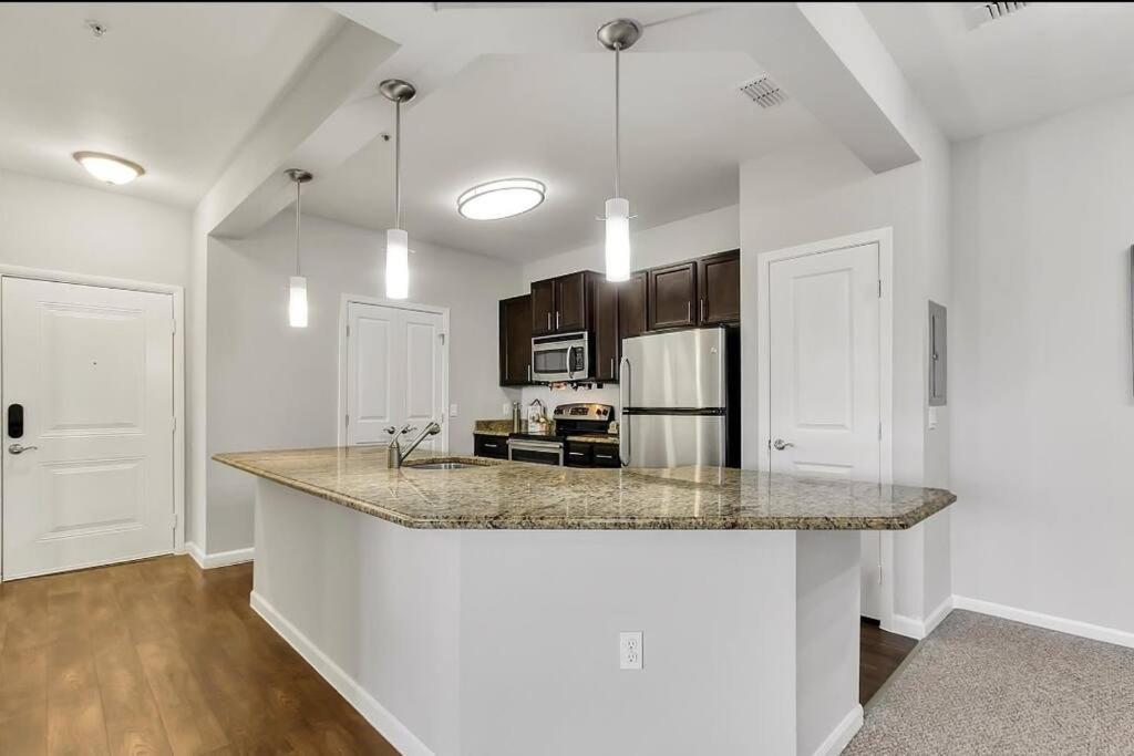 Apartment 1-bedroom, Nice, Cozy With A King Bed! *