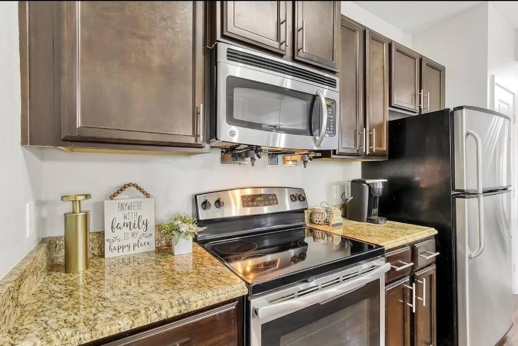 1-bedroom, Nice, Cozy With A King Bed! Apartment *