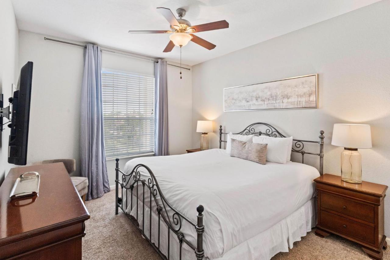 5000 Cayview Avenue 304 *