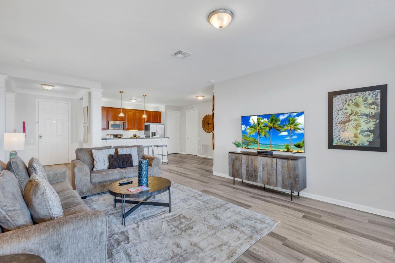 Apartment 4816 Cayview Ave #306