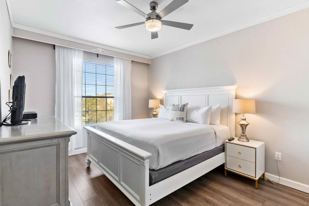 Modern Vista Cay Condo, Near Universal * Orlando