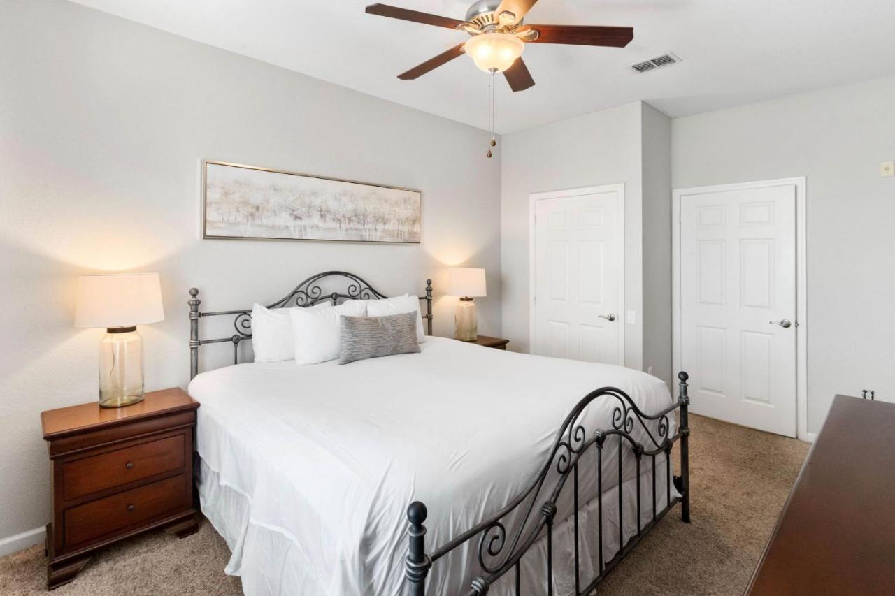 Apartment 5000 Cayview Avenue 304
