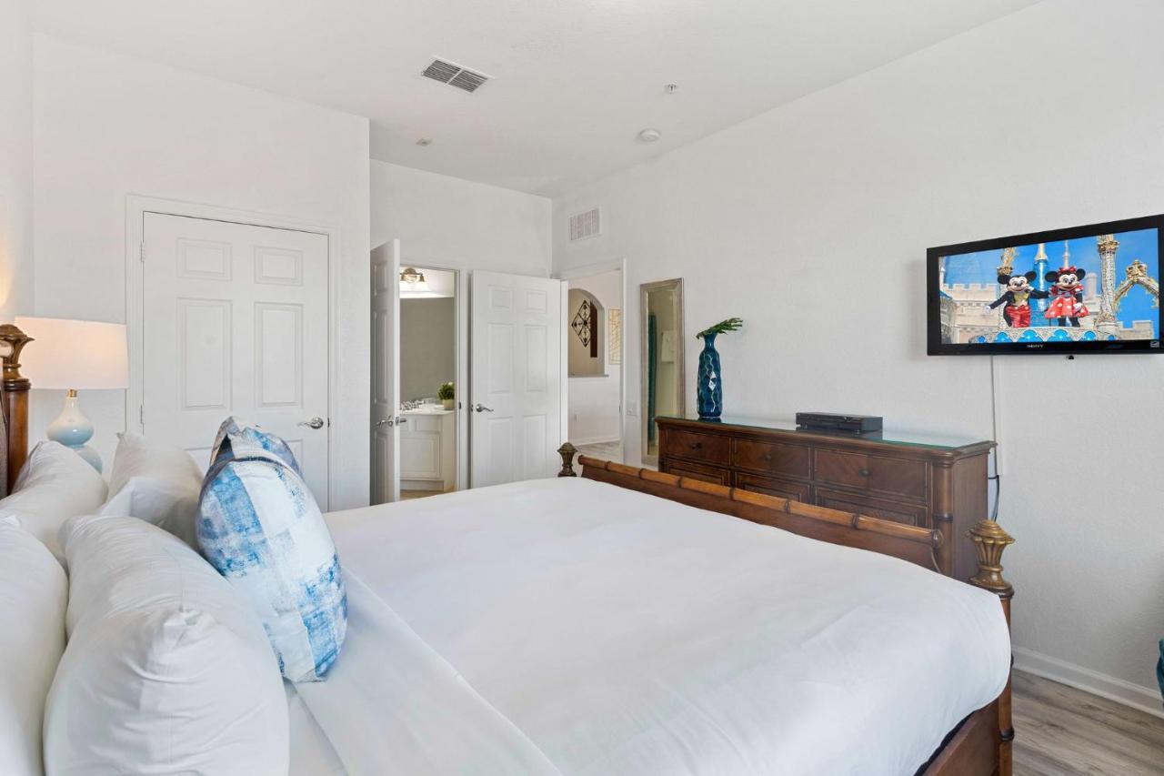 4814 Cayview Avenue 406 *
