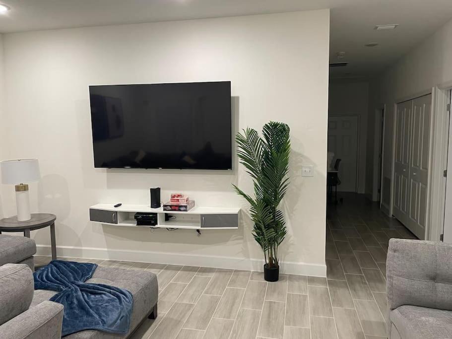 3bd/3bth Near Downtown *