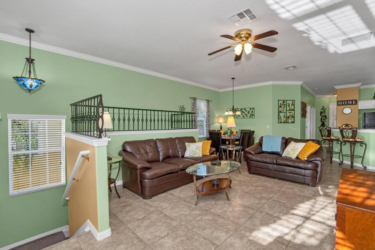 3 Bedrooms Townhome Gated 5 Minutes From * Orlando