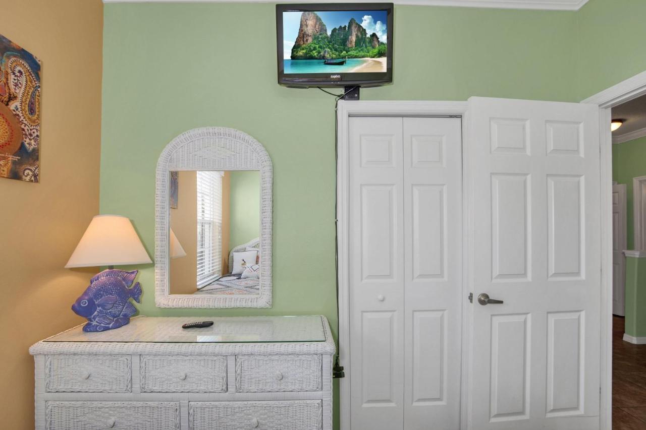 3 Bedrooms Townhome Gated 5 Minutes From Orlando