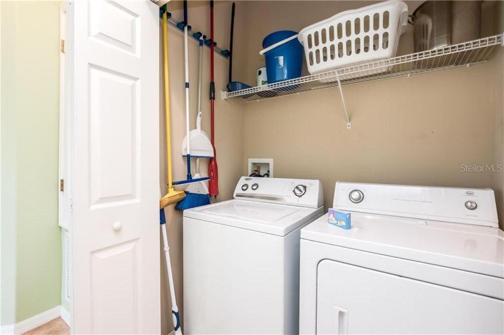 Apartment 3 Bedrooms Townhome Gated 5 Minutes From Orlando