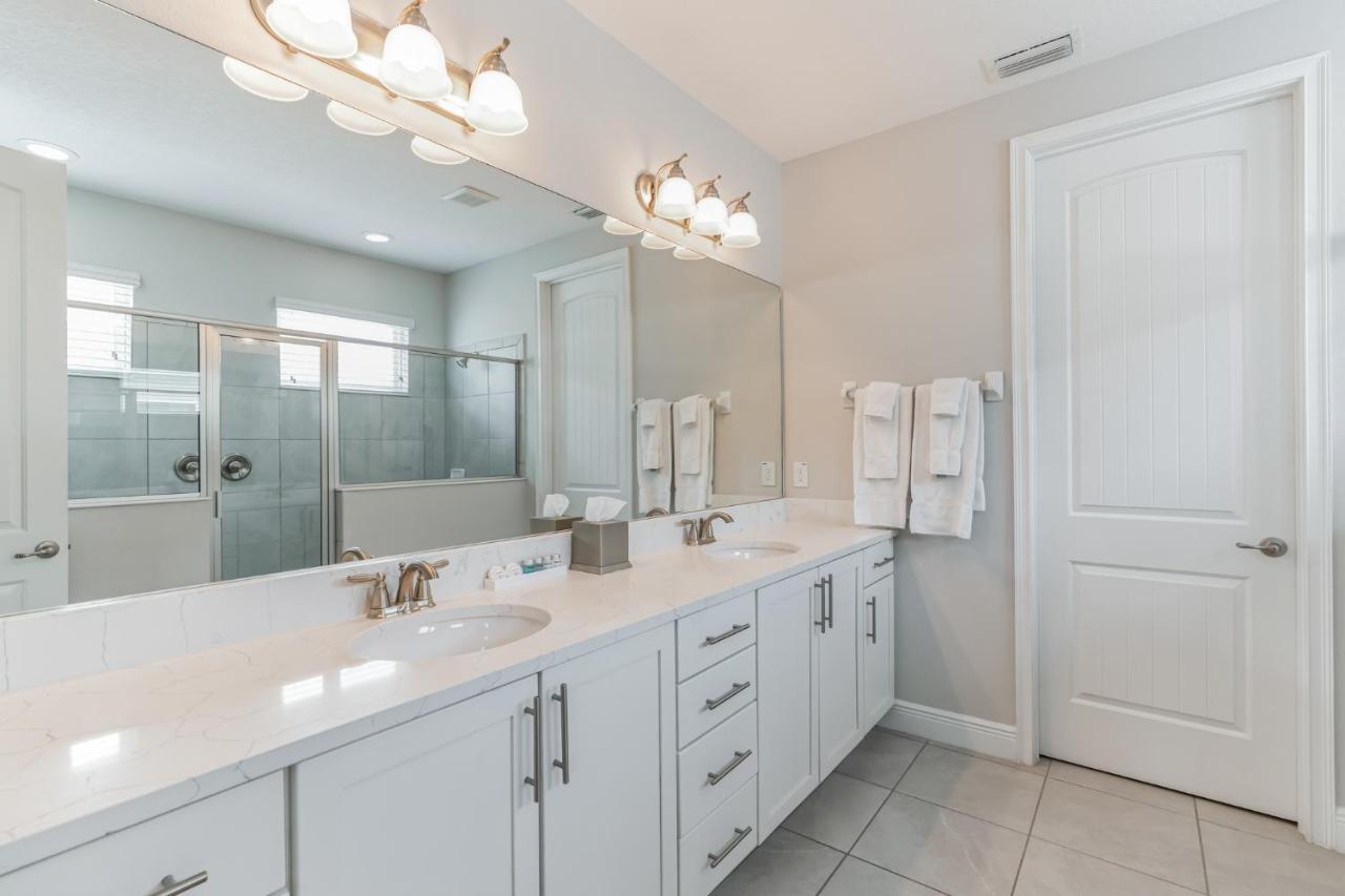 Modern 5 Bedroom Family Close To Disney